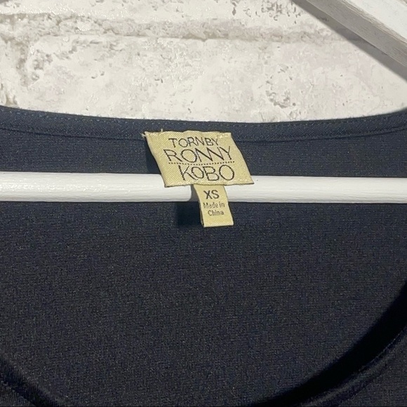 Torn By Robby Kobo Long Sleeve Black White Sabrina Bell‎ Sleeve Size XS - Picture 3 of 6